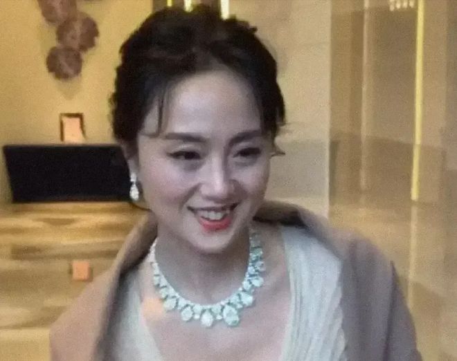 作家鲁班称朱媛媛名气不及大S被骂蹭热度后拒不认错硬刚网友！(图12)