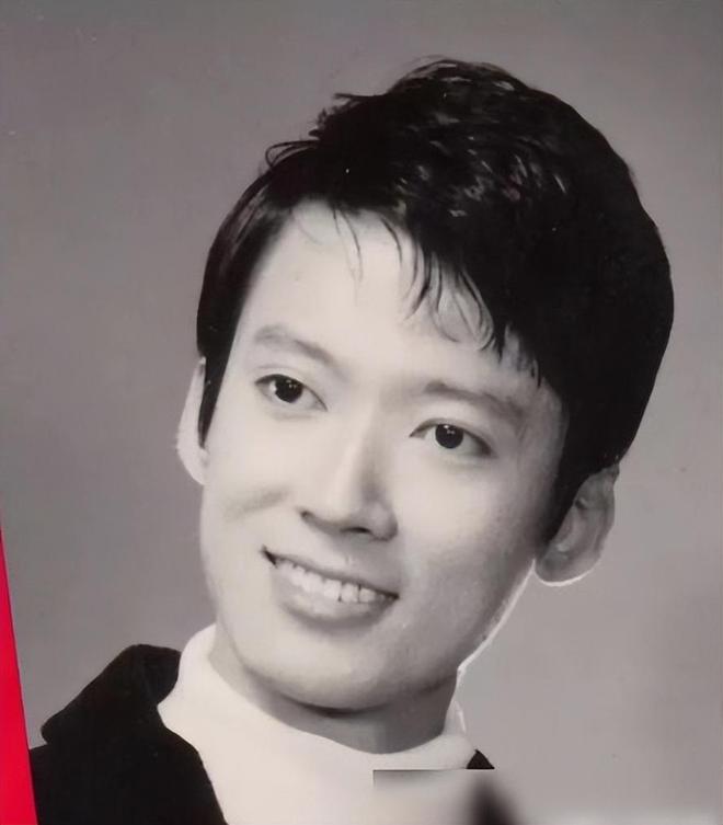 78岁演员方刚离世一生未婚未育生前喜欢认义子只有一人孝顺(图2)