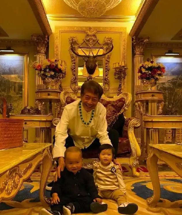 78岁演员方刚离世一生未婚未育生前喜欢认义子只有一人孝顺(图11)