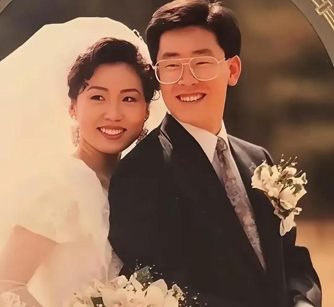 新韩国第一夫人金惠景火了！性格社恐容貌出众和李在明相亲认识(图9)