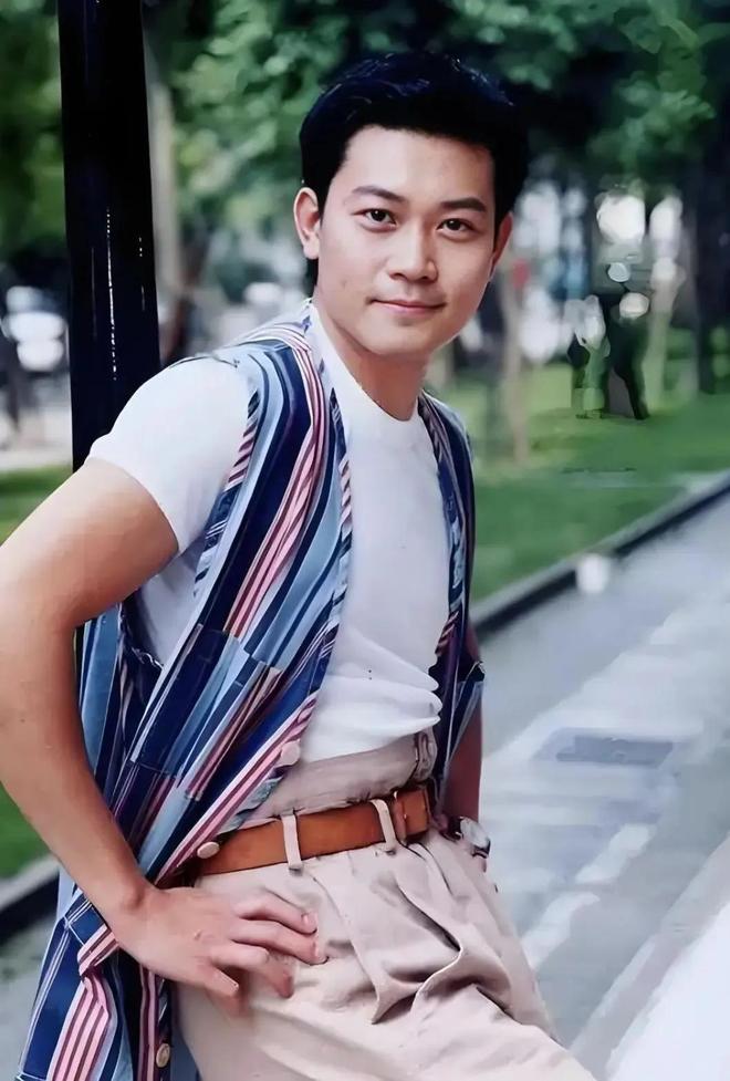 在港剧世界中他或许不是最耀眼的主角(图6)