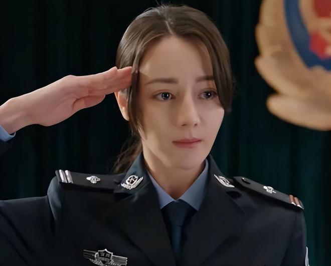 总局收视榜：《利剑·玫瑰》第八《归队》第二第一实至名归(图5)