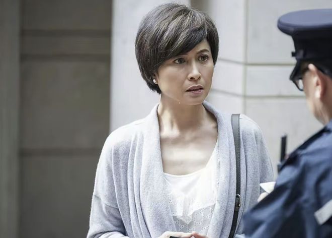 60岁邵美琪近照曝光腮帮子消失瘦成纸片人网友赞：逆龄生长(图8)