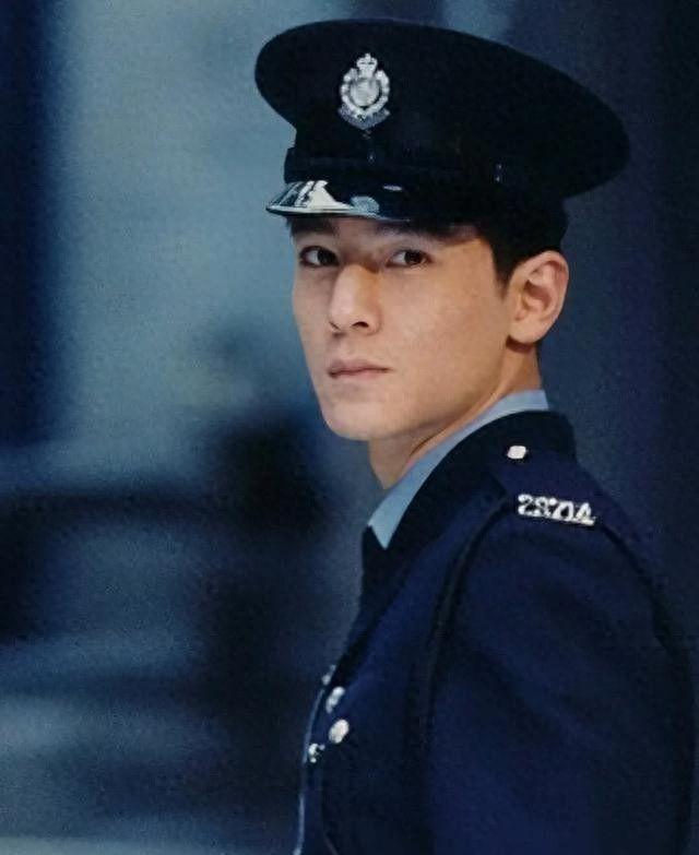 原来不是演的!这5位演员竟然全是真警察最后一位还是“警花”