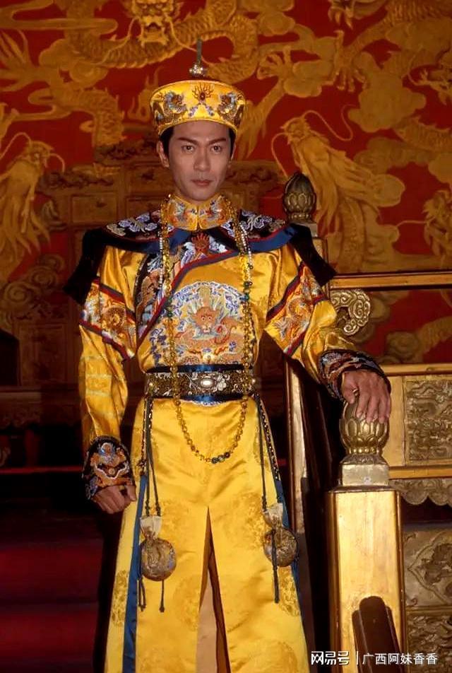 江华重现《九五至尊》经典造型零违和感一原因拒演电影寻秦记(图6)