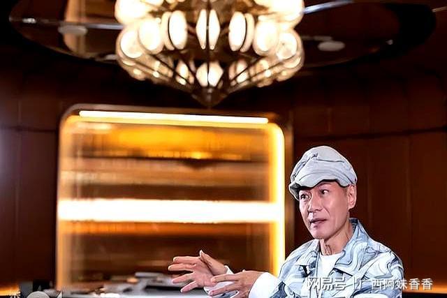 江华重现《九五至尊》经典造型零违和感一原因拒演电影寻秦记(图5)