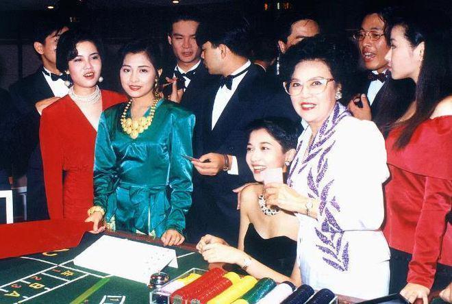 当年足以碾压TVB的10大亚视剧最后一部当年可称为万人空巷(图5)