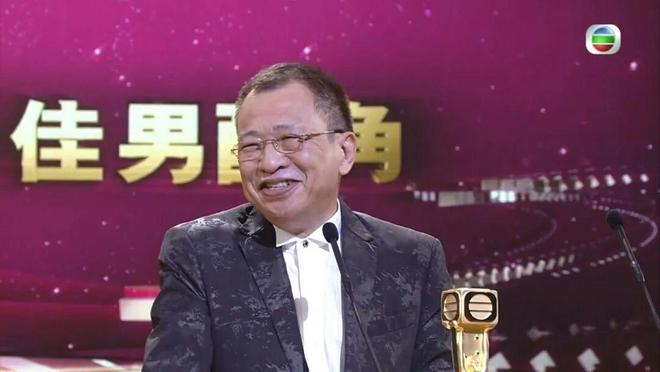 TVB重映经典作《使徒行者2》纪念许绍雄好友赞其顾家疼爱老婆拆解为何叫“Benz雄”(图6)