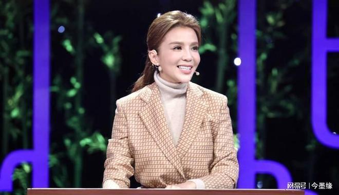 惊天大瓜！董卿美国生子真相骗了大家十年？比电视剧还狗血！(图12)