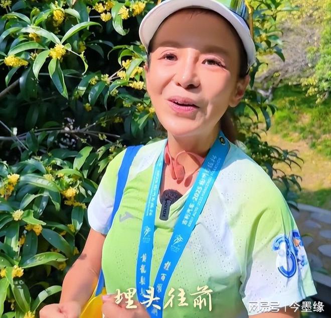 惊天大瓜！董卿美国生子真相骗了大家十年？比电视剧还狗血！(图11)