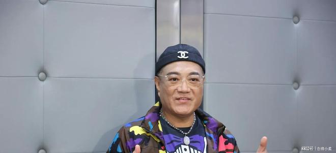 TVB黄金绿叶罕见同框一张合照掀起港剧回忆杀(图2)