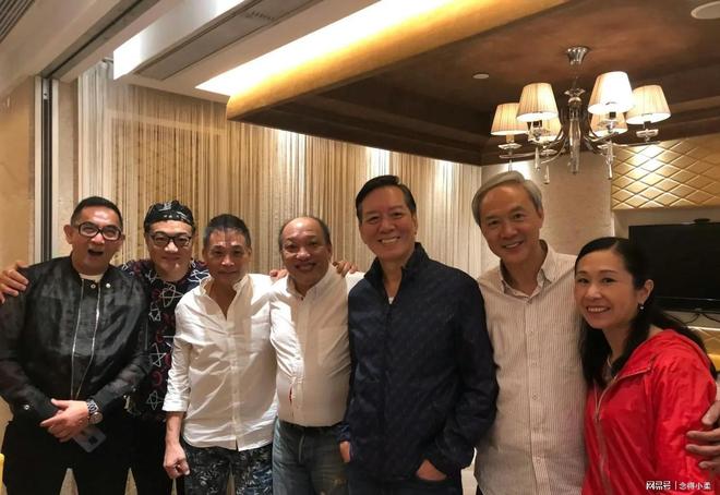 TVB黄金绿叶罕见同框一张合照掀起港剧回忆杀(图5)