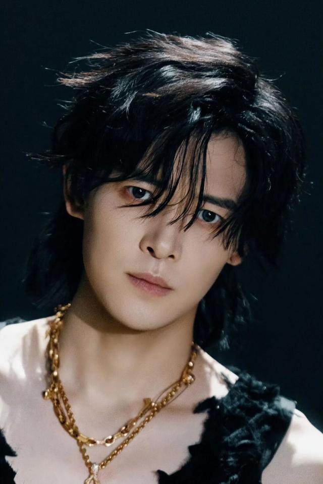 女顶剧扑到无人在意？造城者要改名？鞠婧祎跨年安排、付辛博是周一围20？熟瓜汇总(图3)