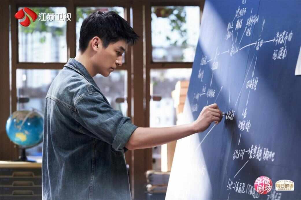 《黑白局》热播！杨旭文解读角色：铁路警察是流动社会的盾牌(图3)