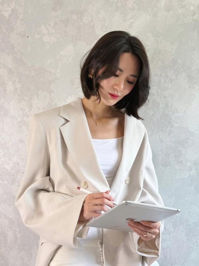 37岁香港女星自曝遭前夫家庭暴力被对方抓