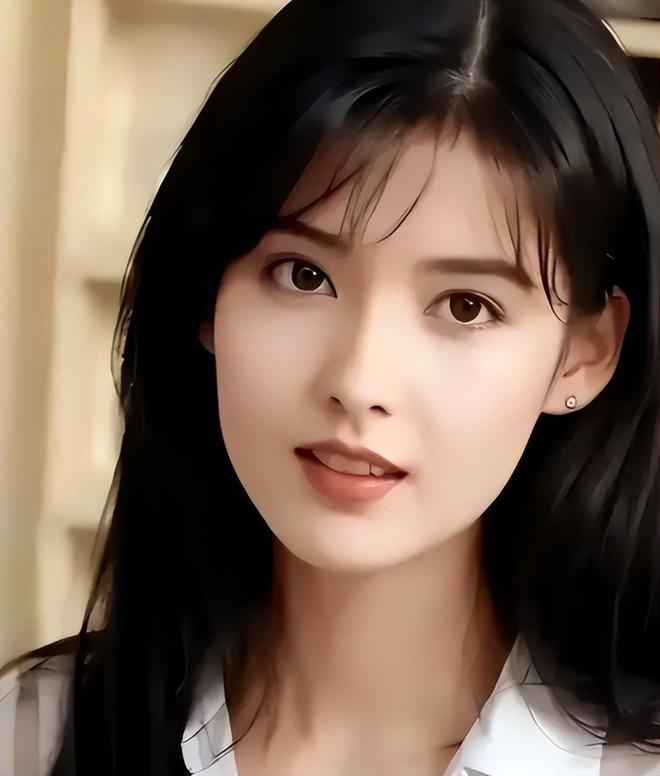 被绿8次仍不分手周慧敏与倪震痴缠34年真的是顶级恋爱脑吗？(图2)